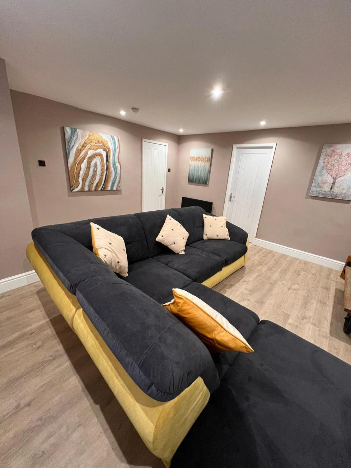 Premier Inn Comfort Mattresses - Sleeps 6 Middleton  Eksteriør billede