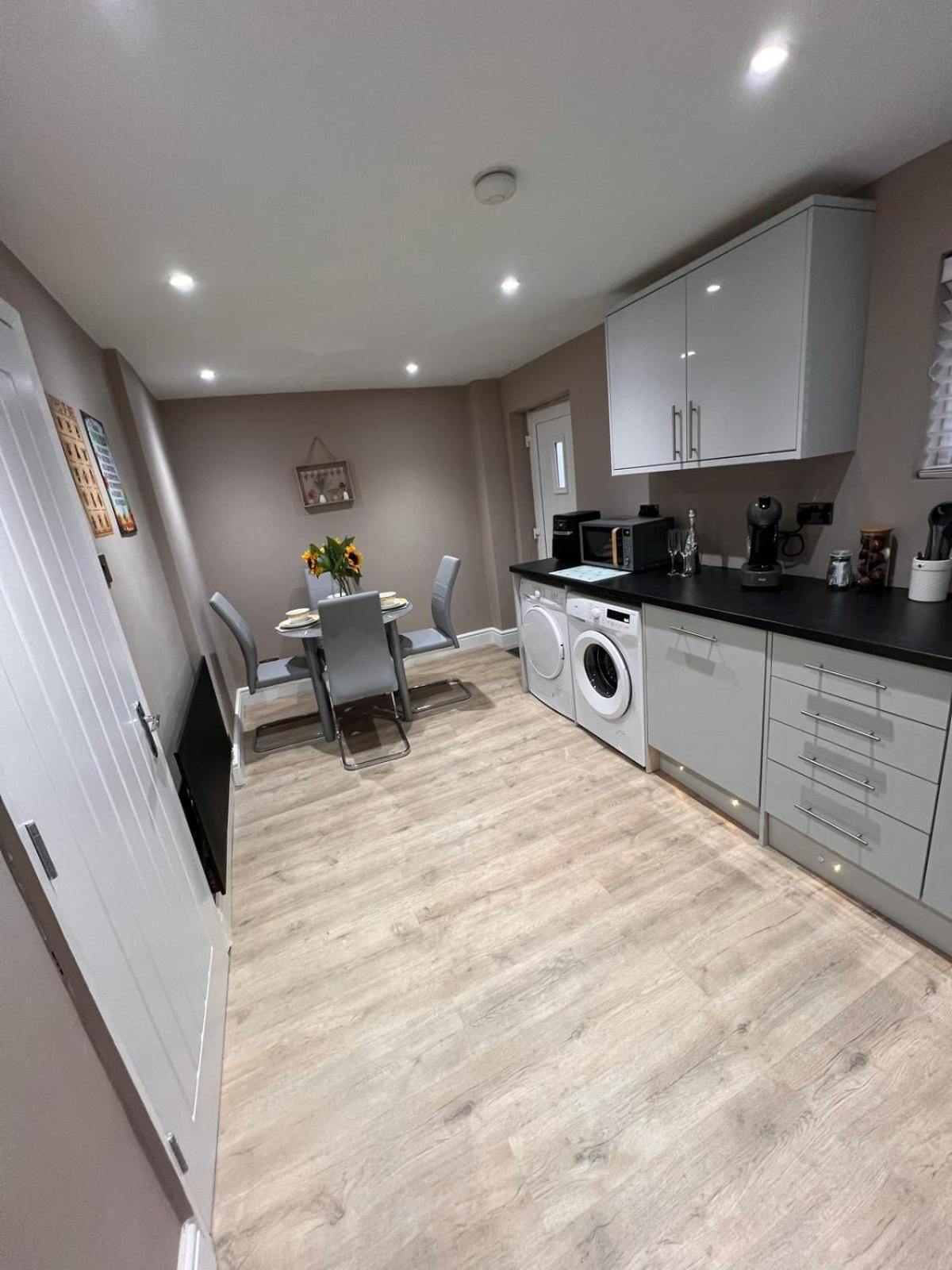 Premier Inn Comfort Mattresses - Sleeps 6 Middleton  Eksteriør billede
