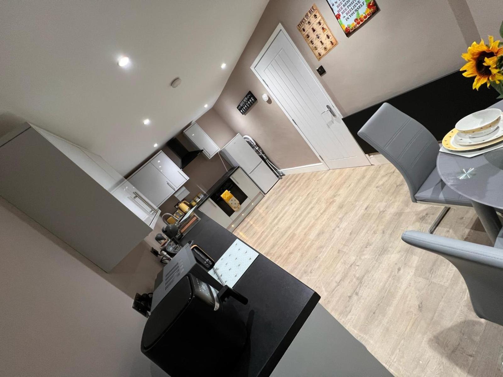 Premier Inn Comfort Mattresses - Sleeps 6 Middleton  Eksteriør billede