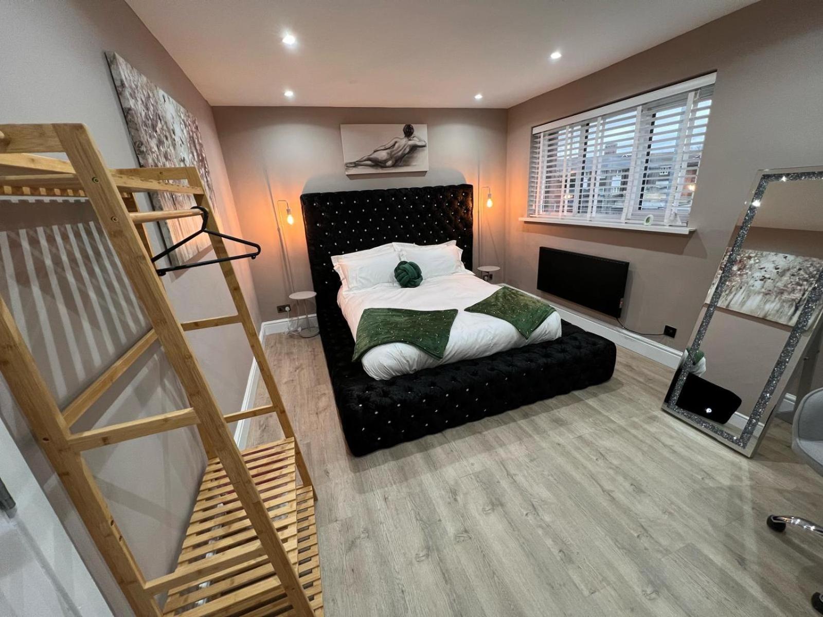 Premier Inn Comfort Mattresses - Sleeps 6 Middleton  Eksteriør billede